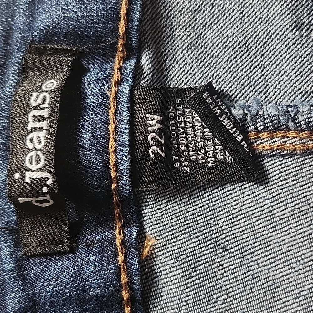 d. jeans Women's Dark Blue Cropped Jeans Size 22 - Picture 2 of 7